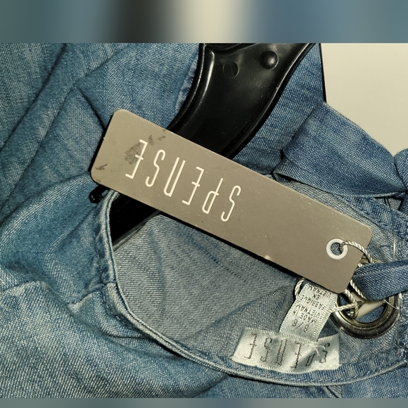 Beautiful lil denim dress - Picture 3 of 3